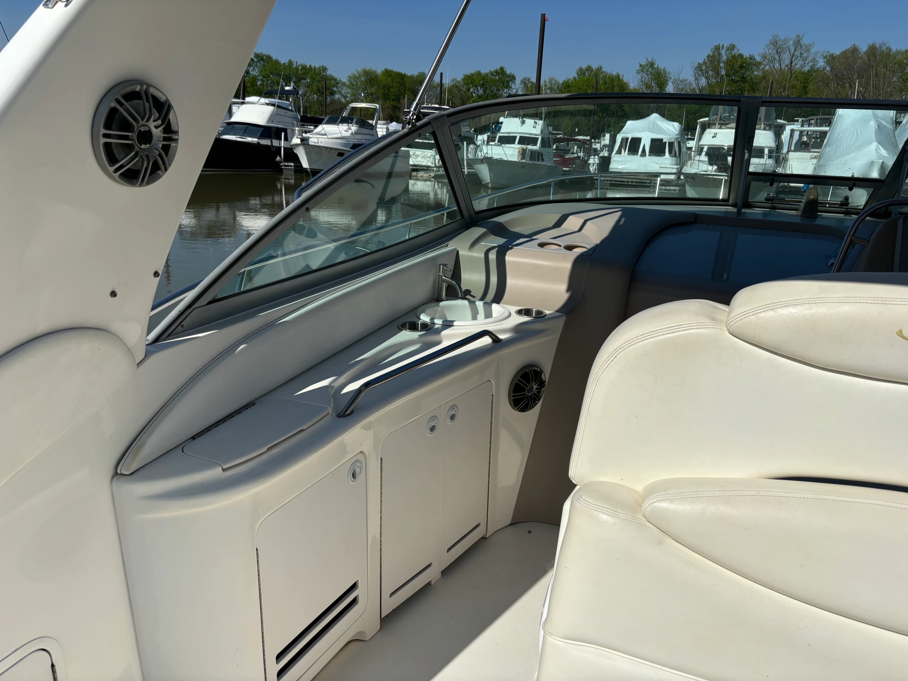 2001 Sea Ray Sundancer - Photo 4